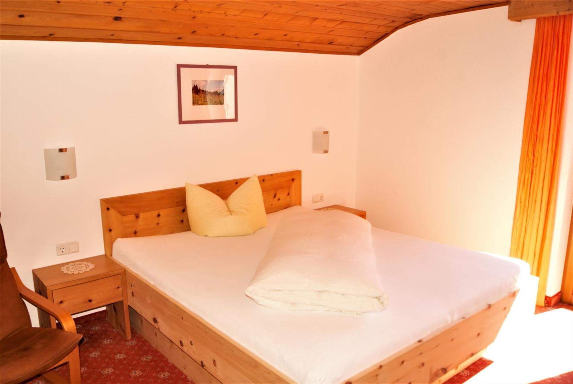 Landhaus St. Hubertus Kaunertal Zimmer foto