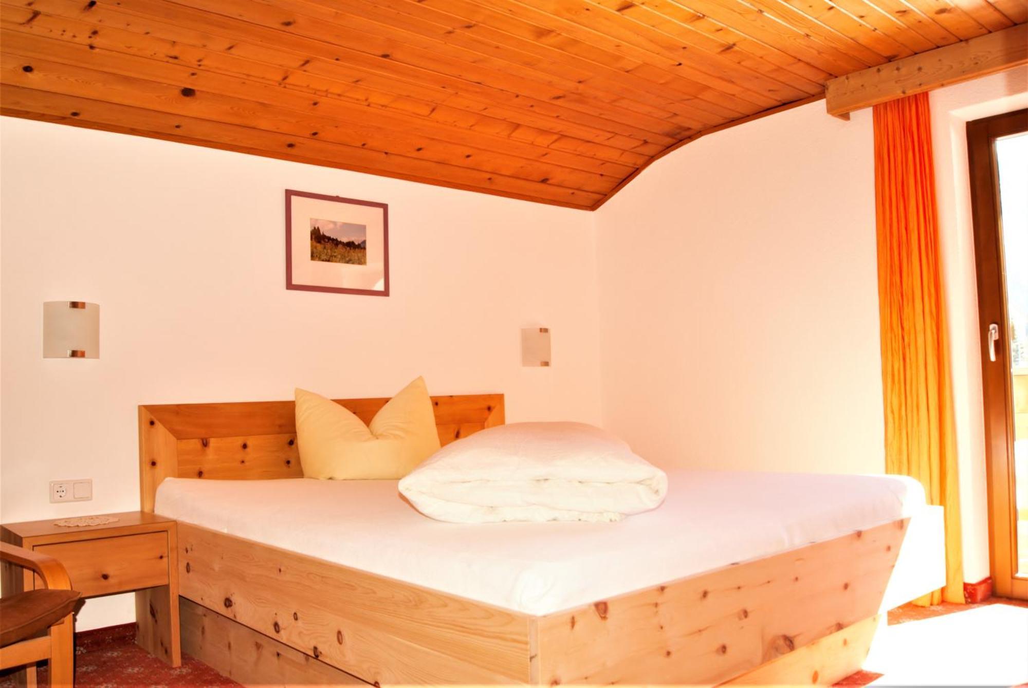 Landhaus St. Hubertus Kaunertal Zimmer foto